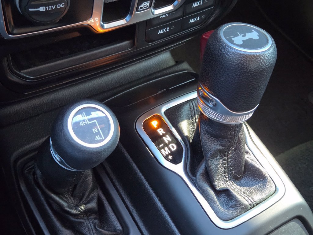 Used 2021 Jeep Wrangler Unlimited Sport AWD/4WD image 9
