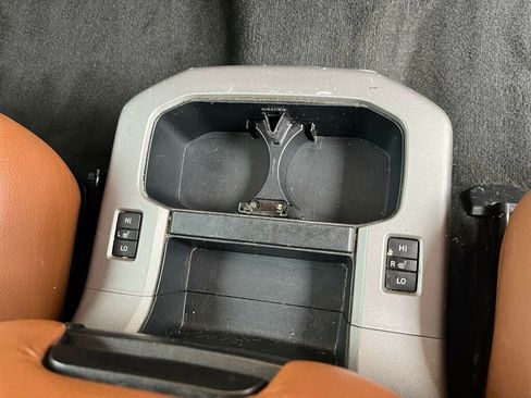 Used 2013 Toyota Sequoia Platinum image 46