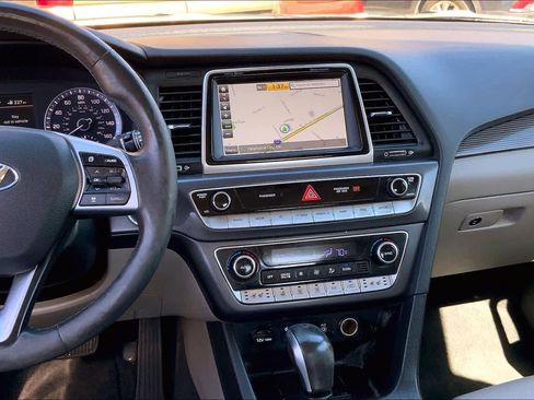 Used 2018 Hyundai Sonata Limited w/ Ultimate Package 02 image 7