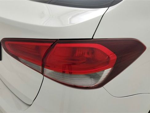 Used 2017 Kia Forte LX image 11