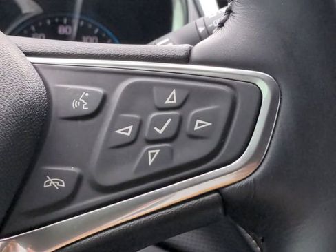 Used 2018 Chevrolet Equinox Premier image 24