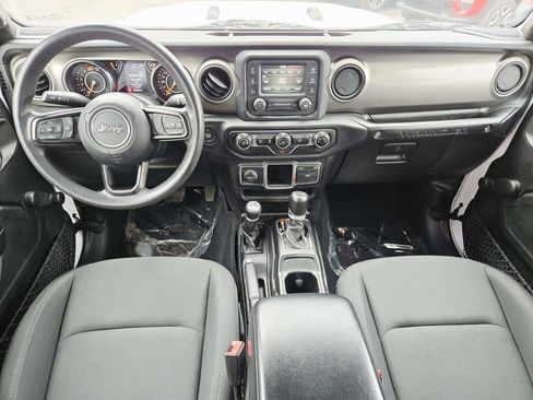 Used 2018 Jeep Wrangler Unlimited Sport image 9