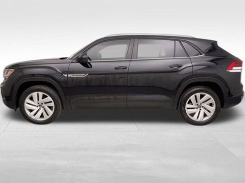 Used 2023 Volkswagen Atlas Cross Sport SE image 5