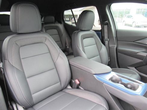 New 2026 Chevrolet Equinox EV LT image 10