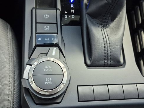 Used 2025 Toyota Tacoma SR5 AWD/4WD image 33