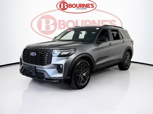 Used 2025 Ford Explorer ST-Line w/ ST-Line Street Pack AWD/4WD image 6