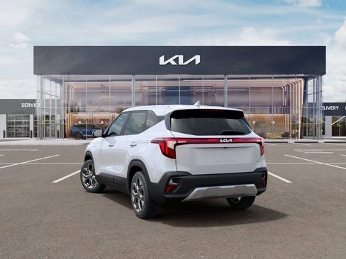 Used 2026 Kia Seltos LX AWD/4WD image 4