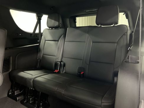 Used 2025 Chevrolet Suburban High Country AWD/4WD image 25