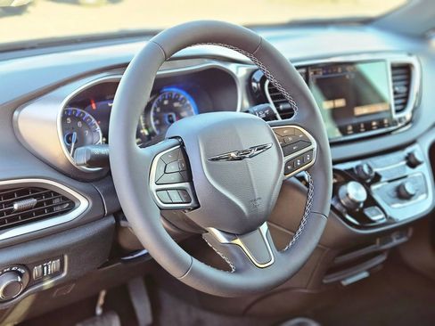 New 2026 Chrysler Voyager LX image 15