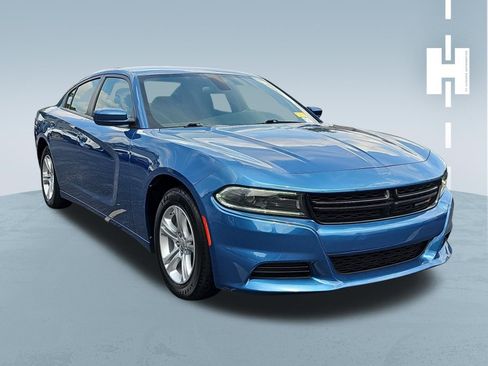 Used 2022 Dodge Charger SXT RWD image 1