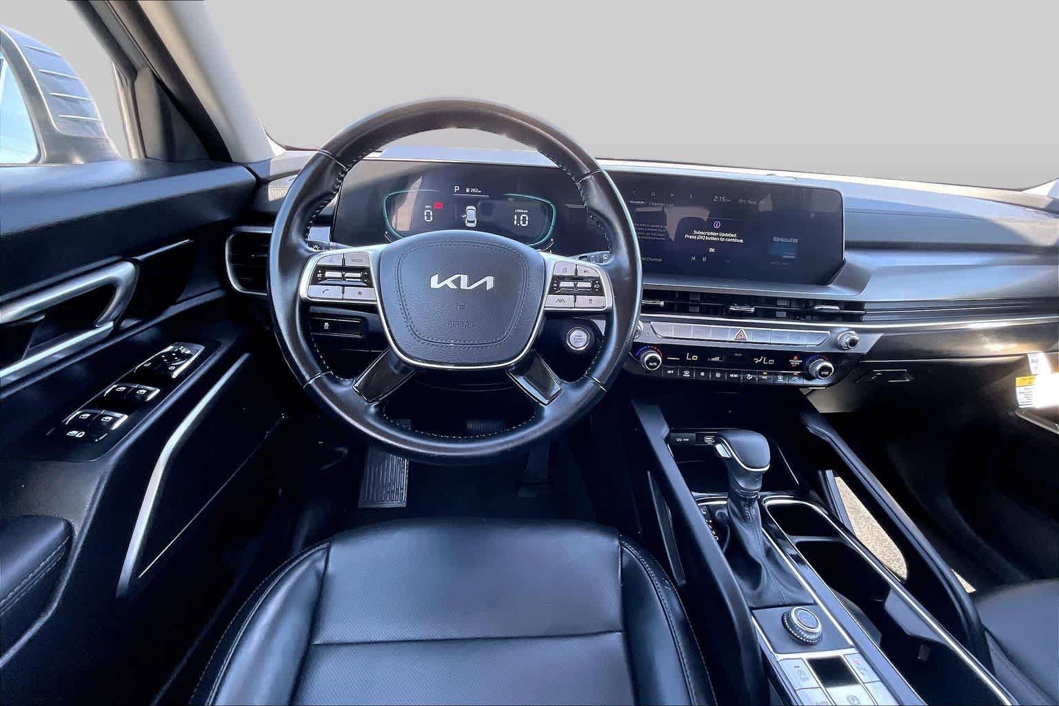 Used 2025 Kia Telluride LX FWD image 6