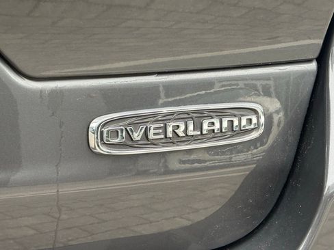 Used 2022 Jeep Grand Cherokee Overland w/ Advanced Protech Group III image 16