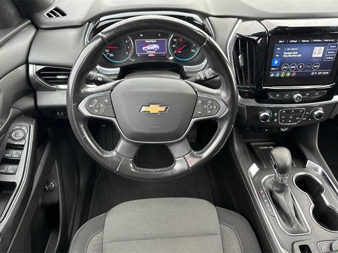 Used 2022 Chevrolet Traverse LT w/ LPO, Black Accent Package image 13