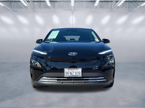 Used 2023 Hyundai Kona SE image 2