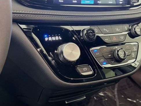 New 2026 Chrysler Pacifica Select FWD image 16