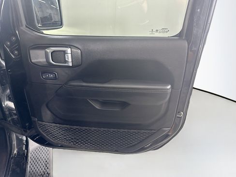 Used 2022 Jeep Wrangler Sahara w/ Cold Weather Group image 31