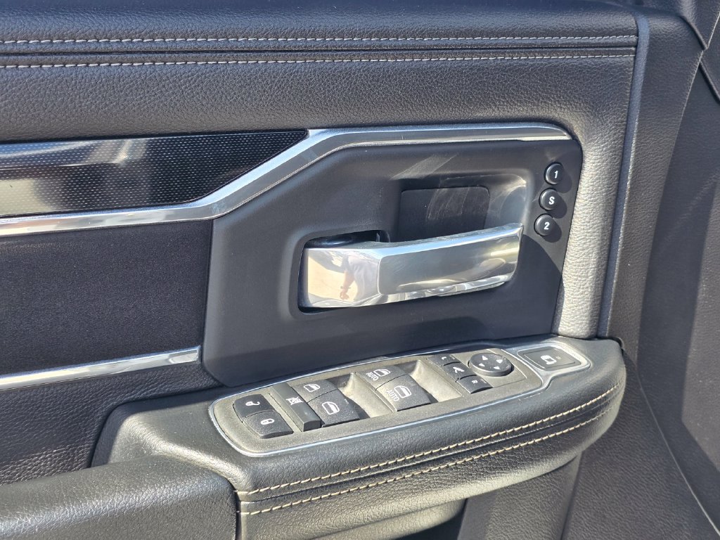 Used 2022 RAM 3500 Laramie AWD/4WD image 14