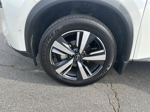 Used 2023 Nissan Rogue Platinum w/ Platinum Premium Package image 10