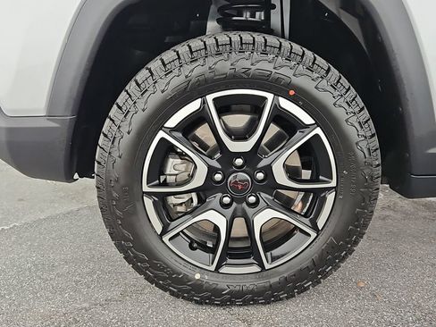 Used 2025 Jeep Compass Trailhawk AWD/4WD image 38