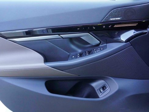 Certified 2025 BMW 530i xDrive image 30