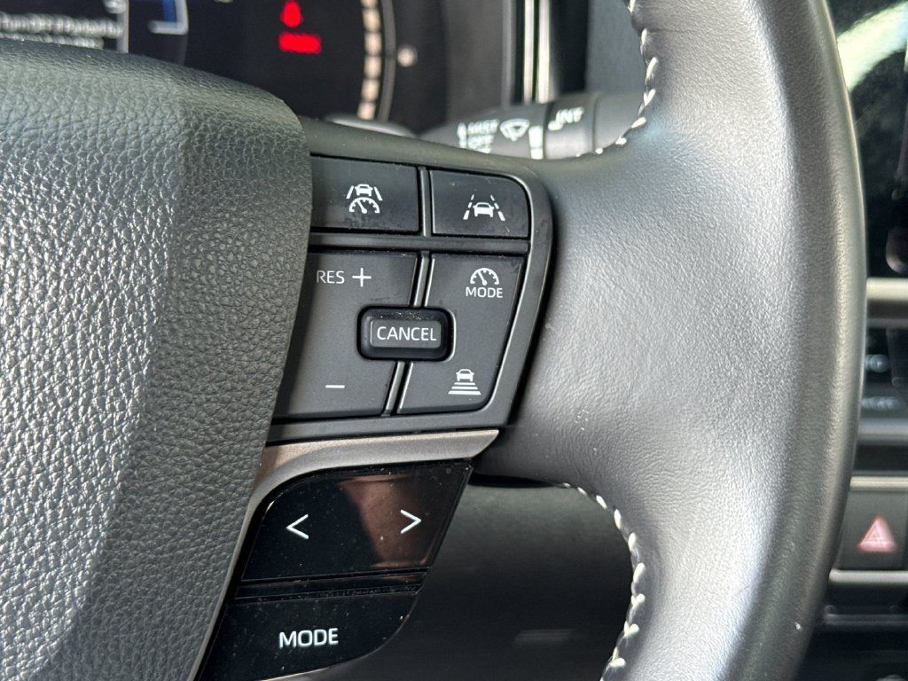 Used 2025 Toyota Camry SE FWD image 23