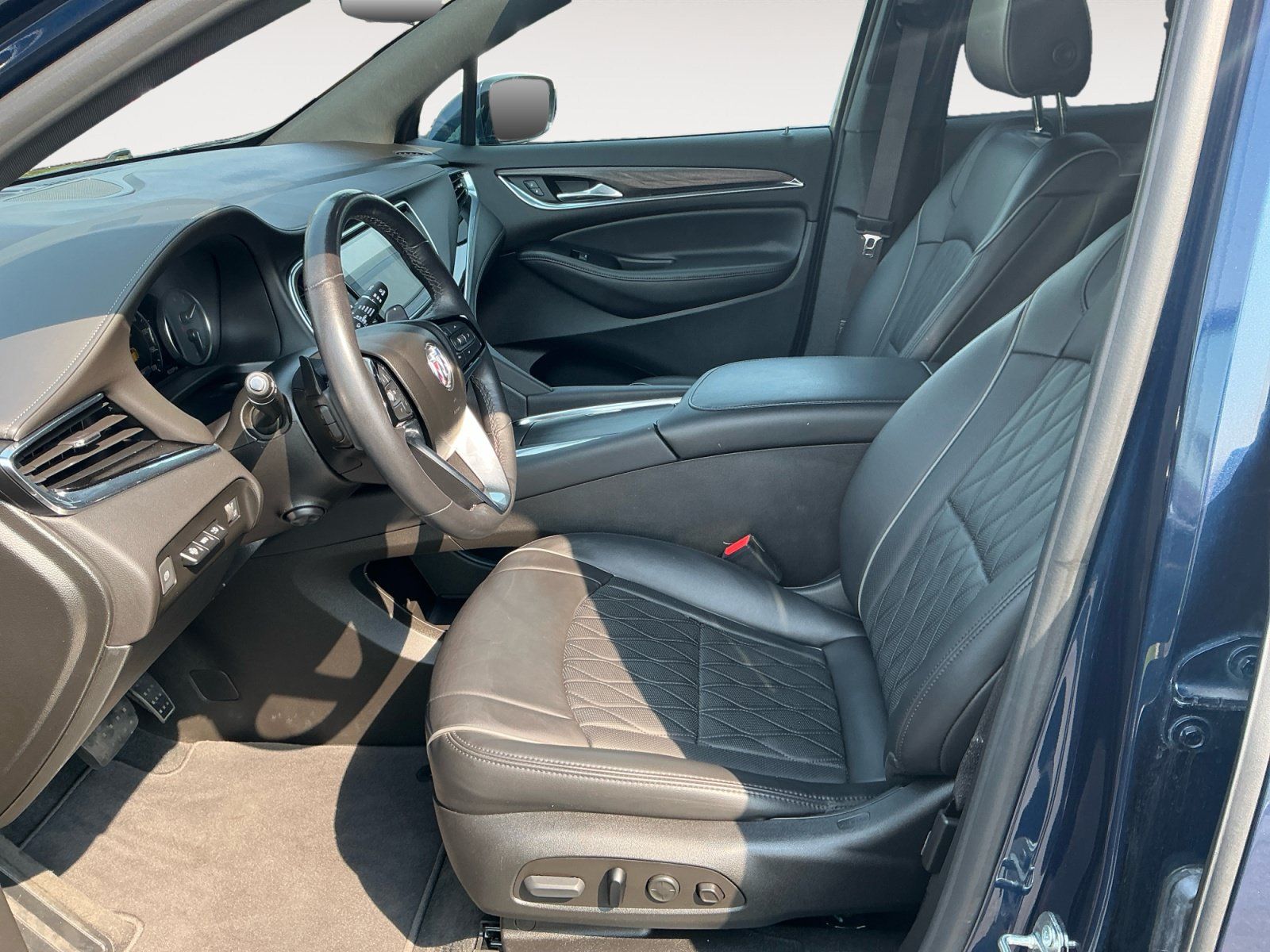 Used 2024 Buick Enclave Avenir w/ Avenir Technology Package AWD/4WD image 9