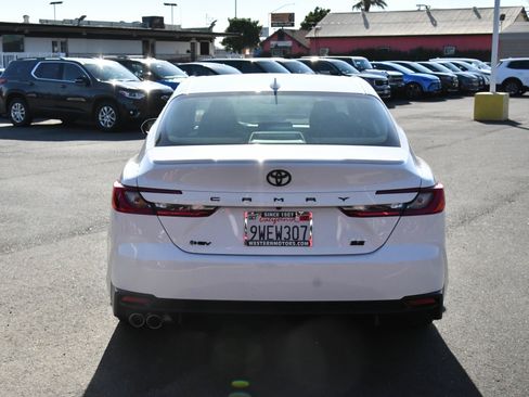 Used 2026 Toyota Camry SE FWD image 7