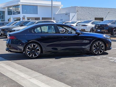 New 2026 BMW 530i 530i w/ M Sport Package image 4