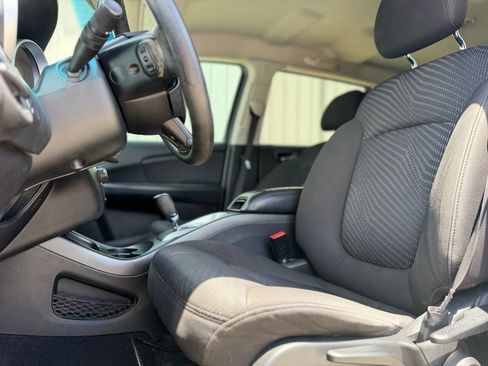 Used 2018 Dodge Journey SE w/ Blacktop Package FWD image 14