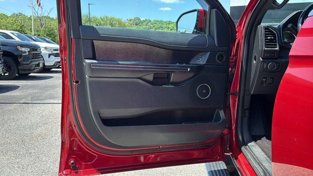 Used 2021 Ford Expedition Max Limited AWD/4WD image 12