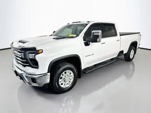 Used 2024 Chevrolet Silverado 3500 LTZ w/ LTZ Premium Package AWD/4WD image 3