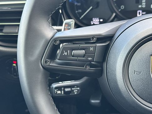 Certified 2026 Porsche Macan AWD/4WD image 27