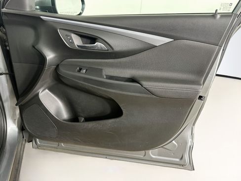 Used 2024 Buick Envista Preferred w/ Convenience II Package FWD image 31