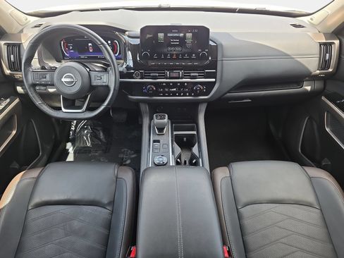 Certified 2024 Nissan Pathfinder Platinum w/ Cargo Package AWD/4WD image 9