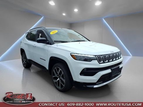 Used 2025 Jeep Compass Limited w/ Elite Group AWD/4WD image 1
