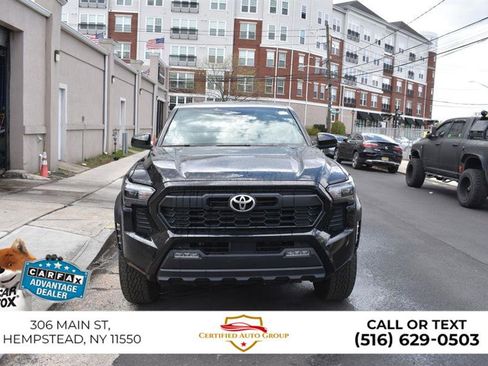 Used 2025 Toyota Tacoma TRD Off-Road AWD/4WD image 2