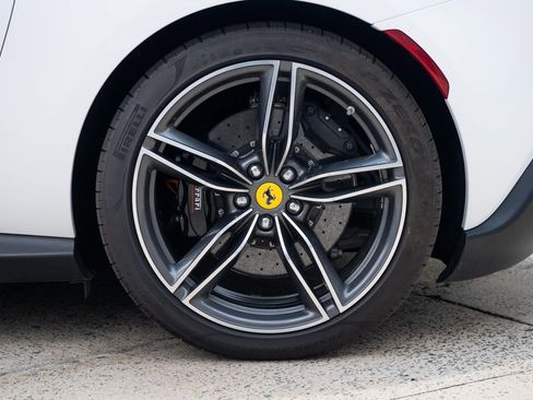 Used 2024 Ferrari Roma Spider RWD image 20