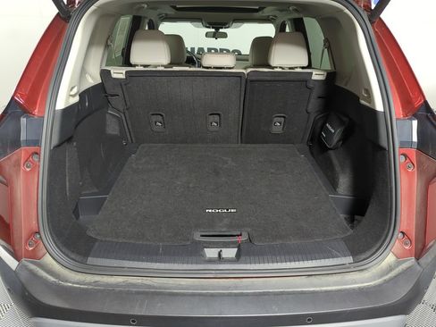 Used 2023 Nissan Rogue SV w/ SV Premium B Package FWD image 18