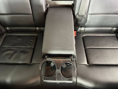 Used 2011 Mercedes-Benz E 350 4MATIC Sedan image 27