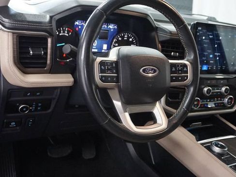 Used 2024 Ford Expedition Limited AWD/4WD image 5