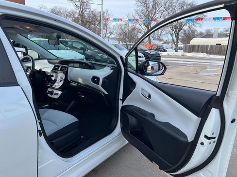 Used 2016 Toyota Prius Two image 14