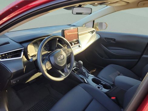 Certified 2025 Toyota Corolla LE image 29