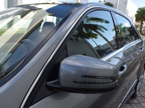 Used 2010 Mercedes-Benz E 350 4MATIC Sedan image 33