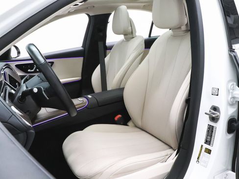 Used 2025 Mercedes-Benz E 350 4MATIC Sedan image 30
