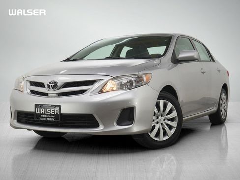 Used 2012 Toyota Corolla LE image 1