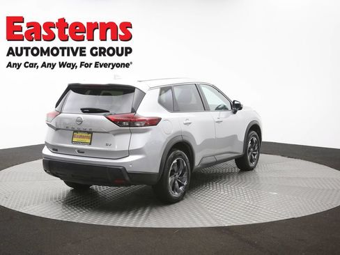 Used 2024 Nissan Rogue SV FWD image 39