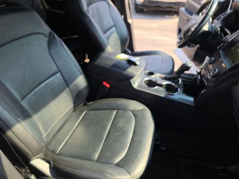Used 2018 Ford Explorer XLT w/ Equipment Group 202A FWD image 24