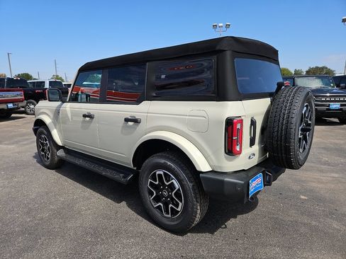 New 2026 Ford Bronco Outer Banks AWD/4WD image 8
