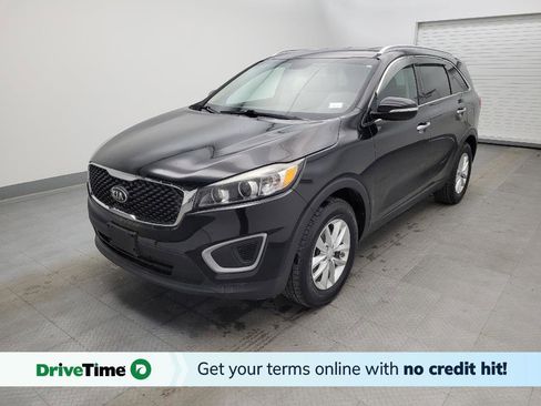 Used 2017 Kia Sorento LX w/ LX Convenience Package image 1