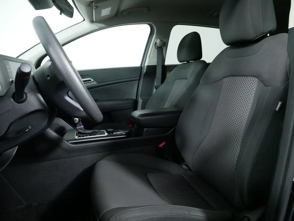Used 2023 Kia Sportage LX AWD/4WD image 17